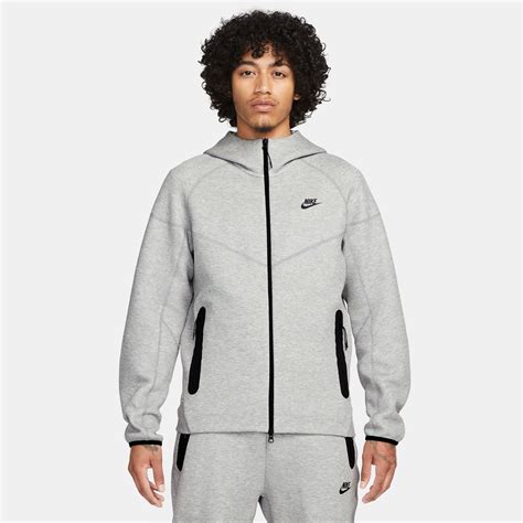 Nike Tech Fleece .